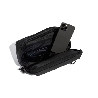 Mercedes AMG Petronas ledvinka logo black F1 Team 2026